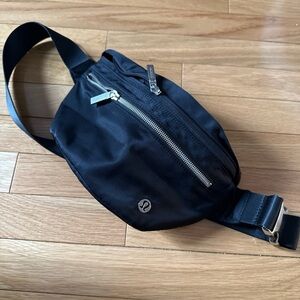 lululemon athletica city adventure, belt bag 2.5L black